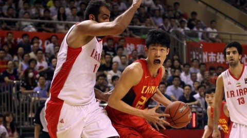 经典战役回顾：当中国篮球新生代正面硬扛伊朗铁骑