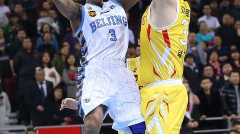 京城篮球烽火再起 马布里传人方硕书写新章