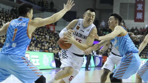 辽篮主场三分雨擒新疆 郭艾伦准三双韩德君制胜封盖