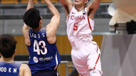 东亚篮球激战正酣，国奥小将憾负韩国虽败犹荣