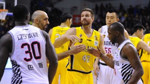 辽篮主场击退北控豪取五连胜，兰多夫回家之战老马空砍准三双