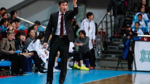 京沪女篮季后赛激战，北京队强势夺赛点