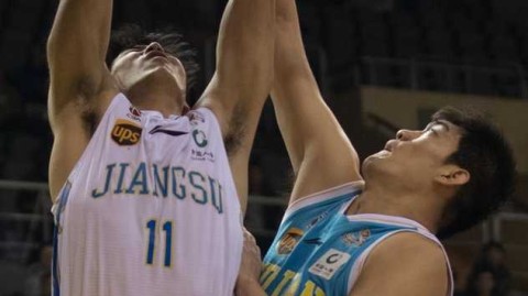 布鲁克斯三双力助江苏肯帝亚大胜福建，主场豪取六连胜完美双杀对手