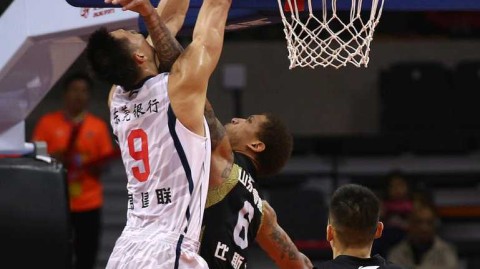 京粤疆辽群雄逐鹿，忆往昔CBA赛场热血传奇