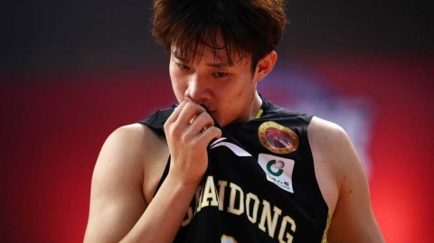 三小时罚球鏖战，丁彦雨航空砍四十二分，广州队险胜山东队