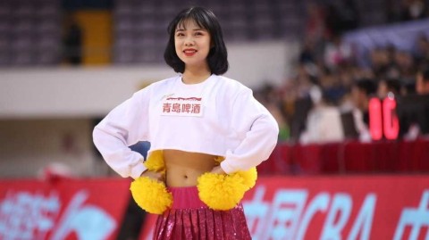 北京篮球宝贝赛场热舞惊艳时光，助力北控爆冷掀翻广东宏远