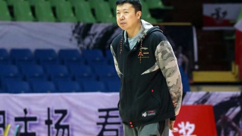 从追风少年到传奇教头：王治郅的赛场内外