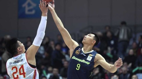 易建联双二十力压群雄，广东客场大胜八一送对手四连败