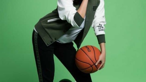 北控篮球宝贝灵动瞬间：俏皮 wink 绽放赛场活力