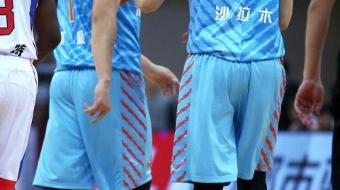 怒火难平指苍天，李根争议离场卫冕冠军上演惊天逆转