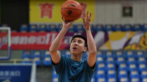 浙江广厦蓄力杭城：回首一七一八赛季的常规赛冠军之路