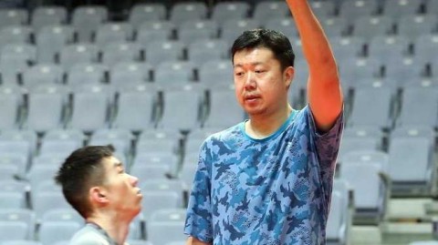 八一男篮新周期蓄力起航，王治郅身披教练战袍督训传薪火