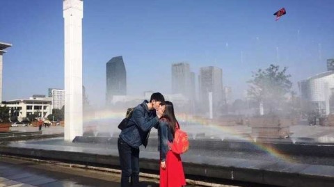 十年相爱路：广厦球星胡金秋与妻子的甜蜜瞬间