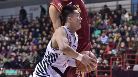 辽篮铁骑的怒吼：郭艾伦与他的战友们铸就的辉煌赛季