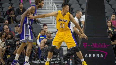 科比32分罚球制胜 湖人98-95险胜国王止三连败