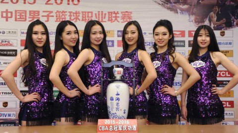 冠军归“蜀”的荣耀佳酿：回顾2015-2016赛季CBA总冠军四川队的庆功时刻