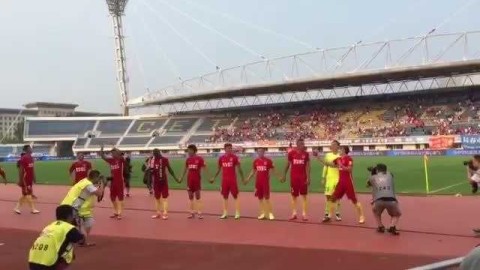 标题：5-2大逆转！扎哈维造三球 富力主场击退亚泰（29字）