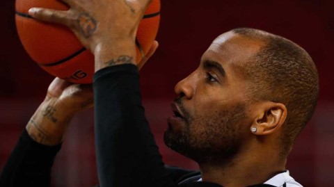 五棵松的钢铁意志：翟晓川带伤请战与北京首钢的季后赛壮歌