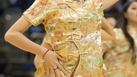 江苏篮球宝贝热舞瞬间：赛场边的最美风景线