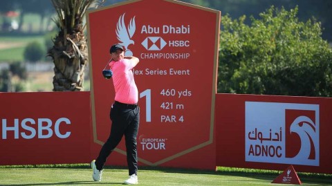 沙漠绿洲上的巅峰对决 高尔夫群星闪耀阿布扎比