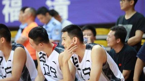 杨鸣：CBA第一帅的篮球人生，从“断腕耀京城”到“最帅教练”