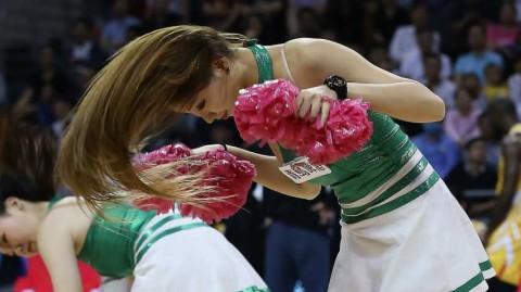 ＣＢＡ赛场上的舞动精灵：篮球宝贝的热辣与坚守