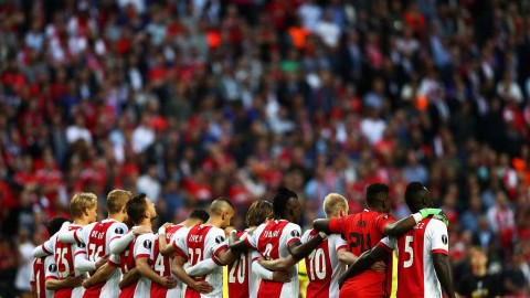 欧联杯曼联vs阿贾克斯复盘：阿莫林首秀主场告捷，红魔欧战争夺先机