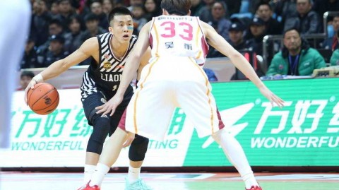 辽篮往昔峥嵘岁月稠：黑白双雄与本土尖兵的冠军拼图