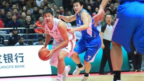 青岛客场破八一，雷蒙空砍33分难救主