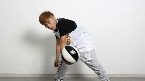 花式篮球助威催生经典一战 宏远绝处逢生扳回一城