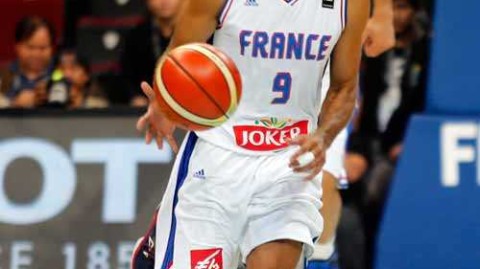 里约奥运男篮小组赛：法国88-60大胜中国迎首胜