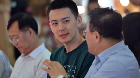 辽篮队长杨鸣投身环保公益活动 帅气示范垃圾分类新时尚