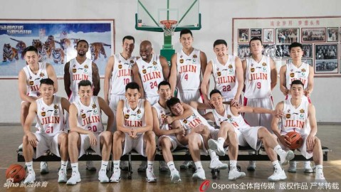 吉林男篮新赛季写真：东北虎的欢笑与“兰韦岩”的野心