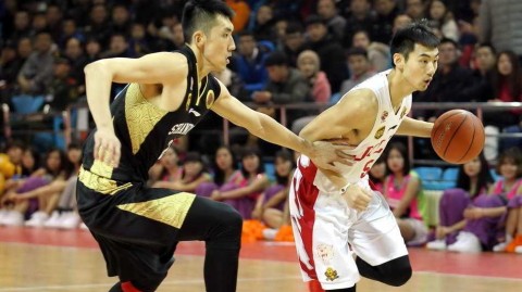 东北虎主场掀翻山东高速 CBA常规赛激战正酣