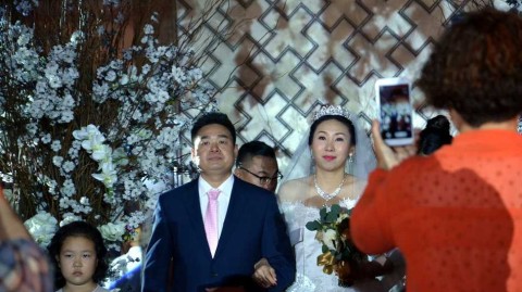 女篮传奇苗立杰大婚：从球场“女科比”到幸福新娘，篮球见证最美爱情