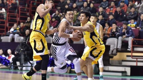 辽篮众将骁勇善战 主场激战书写热血传奇