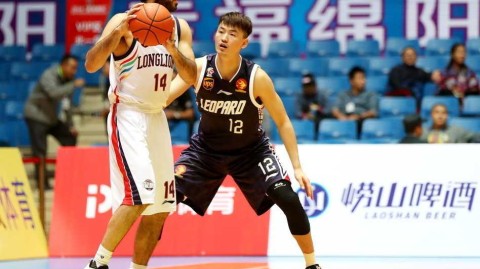 季前赛烽烟起 四川深圳齐告捷