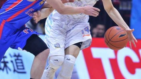 天山脚下三分如雨，新疆主场大胜天津豪取连胜