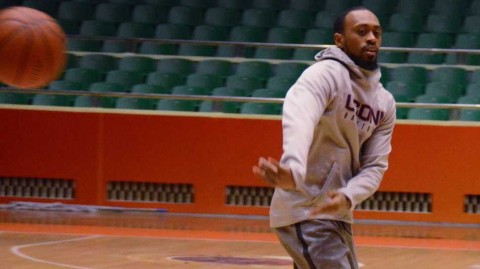 齐鲁盼盼：新援莱恩入列，山东高速男篮吹响季后赛冲锋号