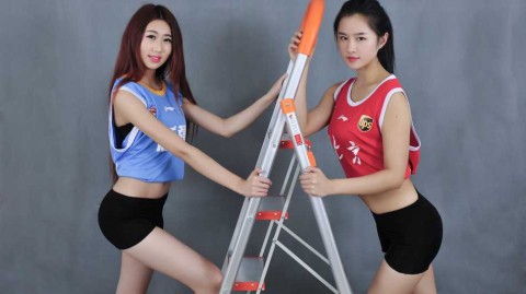 明眸动人杨柳腰 赛场边最靓的风景线：CBA篮球宝贝