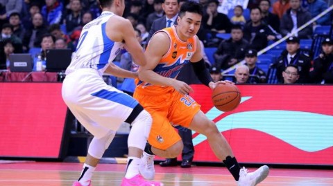 CBA第19轮：青岛双星苦战惜败上海大鲨鱼，吉布森空砍45+13+7