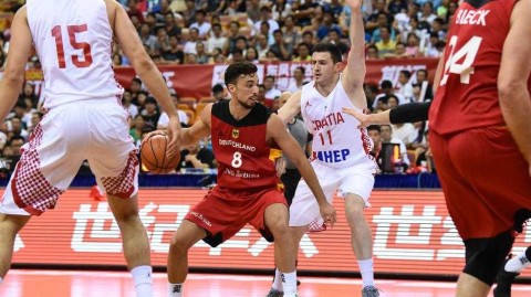 深圳夏夜绝杀回首：德意志战车击退克罗地亚狂想曲，登顶斯坦科维奇杯之巅