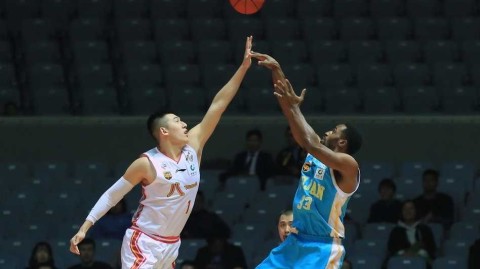 铁军鏖战争双加时，八一男篮主场险胜福建取赛季第二胜