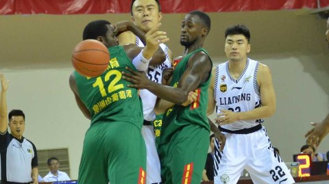 辽篮四国赛激战正酣 韩德君挂帅内线擎天 郭士强运筹帷幄