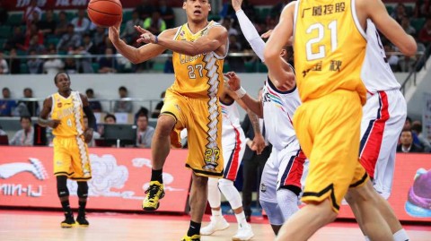 CBA经典回顾：广厦青春风暴席卷联赛，国产双星闪耀赛场