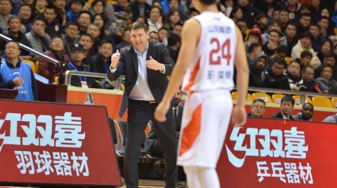 齐鲁狂飙！山东高速主场132分狂胜同曦，莫泰全能表演引领进攻潮