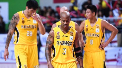 马布里北控首秀的“乌龙”插曲：一件球衣引发的职业化思考