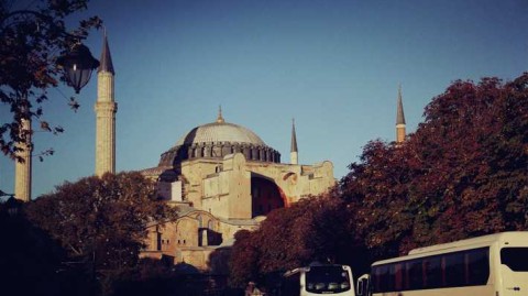 拉普拉塔大学生3-1圣菲联 主场碾压重拾争冠信心