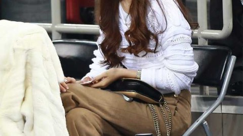 京城美眷闪耀五棵松，孙悦爱妻陈露的CBA季后赛助威记