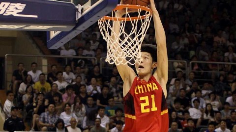 热血赛场上的坚实脚步